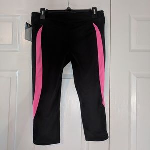 NWT Soffe active capri pants size Large Junior